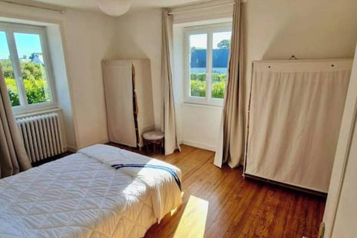 Location de vacances pour 12 personnes, avec jardin et terrasse, animaux acceptés dans Plage Pors Carn - 2