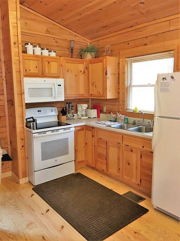 Chalet for 3 people, with terrace and pool as well as hot tub in Gatlinburg