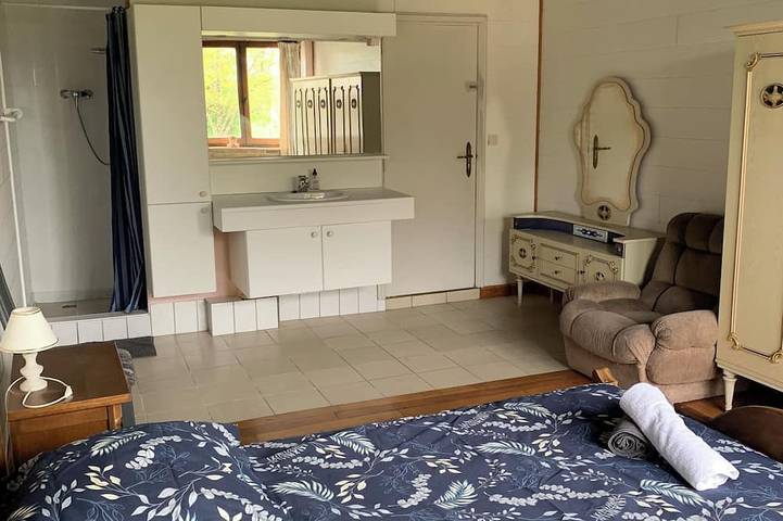 Location de vacances pour 10 personnes, avec piscine et jardin à Queyssac - 3