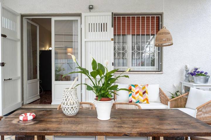 Ferienhaus für 5 Personen, mit Balkon und Whirlpool sowie Terrasse und Garten