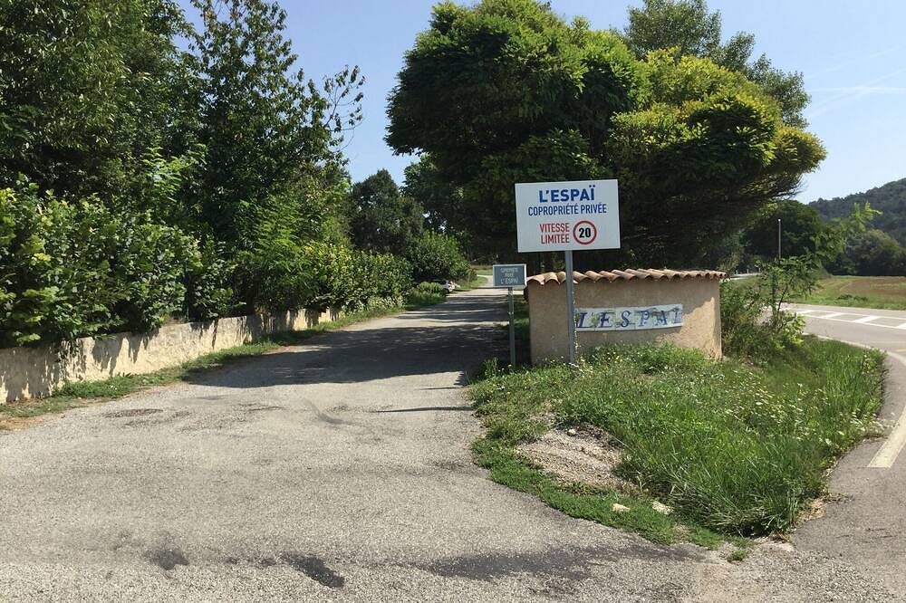 Mazet tout équipé dans copropriété avec piscine, tennis, terrain de boule in Saint-Martin-de-Brômes, Alpes-de-Haute-Provence