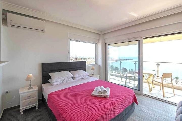 Ganze Wohnung, Hervorragendes Studio mit Meerblick an der Athener Riviera in Athen, Süd-Athen