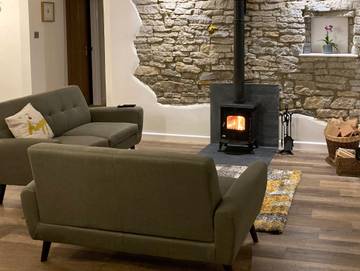 Log Cabin for 4 People in Lydford-on-Fosse, Somerset, Photo 3