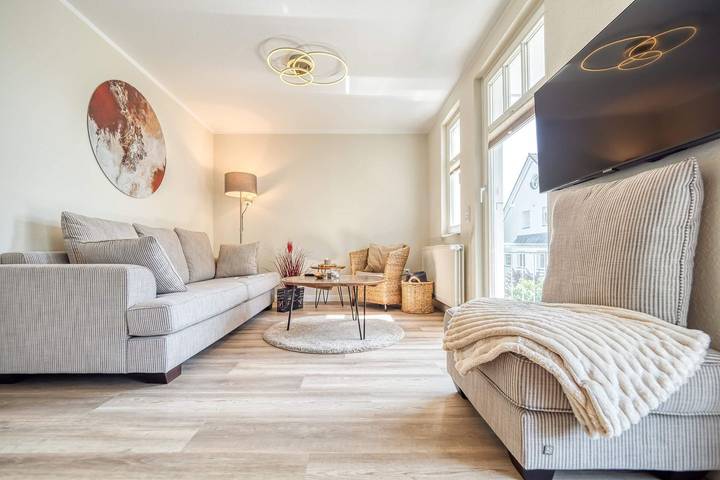 Ferienwohnung für 2 Personen, mit Balkon und Seeblick sowie Ausblick in Zingst - 3