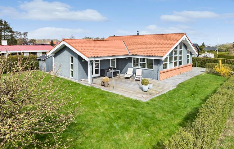 Ferienhaus für 4 Personen, mit Terrasse und Garten in Juelsminde