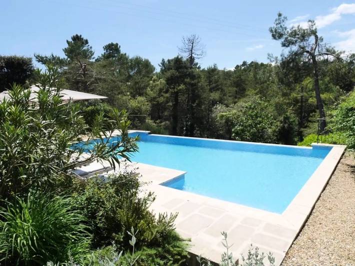 Appartement de vacances pour 6 personnes, avec jardin et piscine