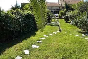 Location de vacances pour 6 personnes, avec jardin ainsi que piscine et balcon à Bastelicaccia