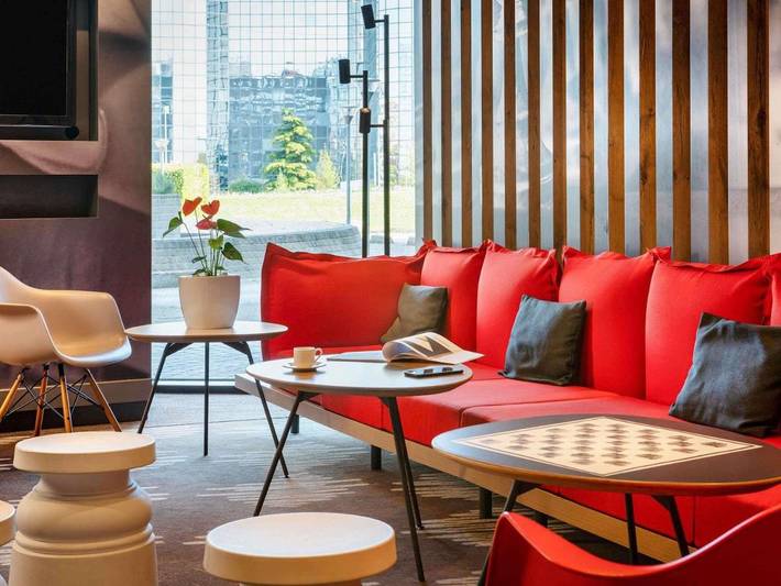 Hôtel pour 2 personnes, avec terrasse et piscine, animaux acceptés à Noisy-le-Grand - 2