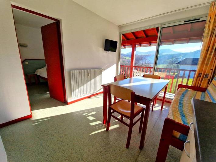 Gîte pour 4 personnes, avec vue ainsi que balcon et piscine à Souraïde - 4