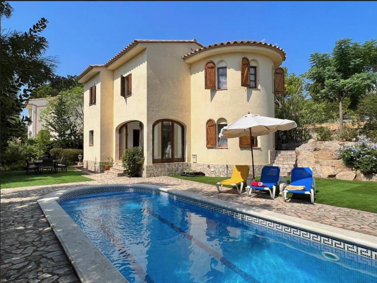 Mediterranean Villa in Costa Brava with Pool, Garden, and Close to Beach in Mas Ambros, Calonge