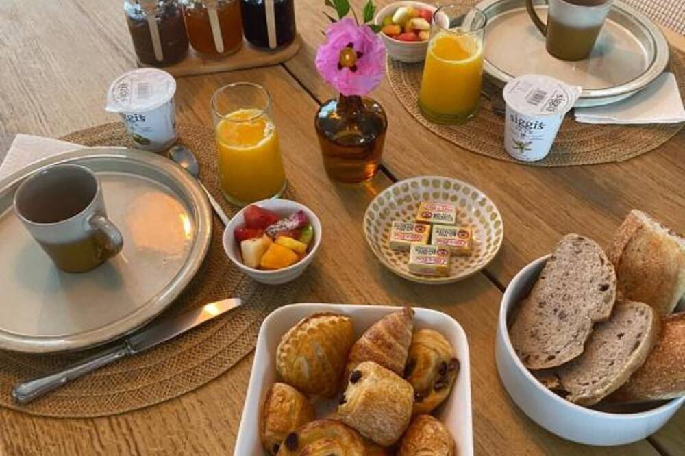 Double room with private bathroom in Senlis, Río Oise