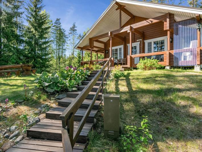 Ferienhaus für 8 Personen, mit Terrasse und Sauna in Südfinnland