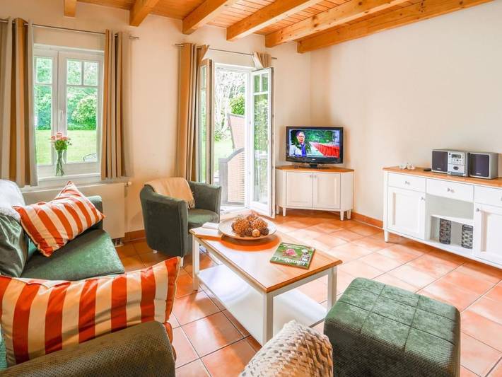 Ferienhaus für 6 Personen, mit Garten und Terrasse in Nienhagen