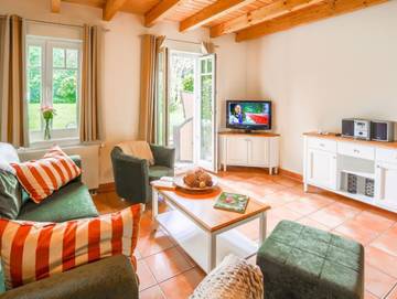 Ferienhaus für 6 Personen, mit Garten und Terrasse in Nienhagen