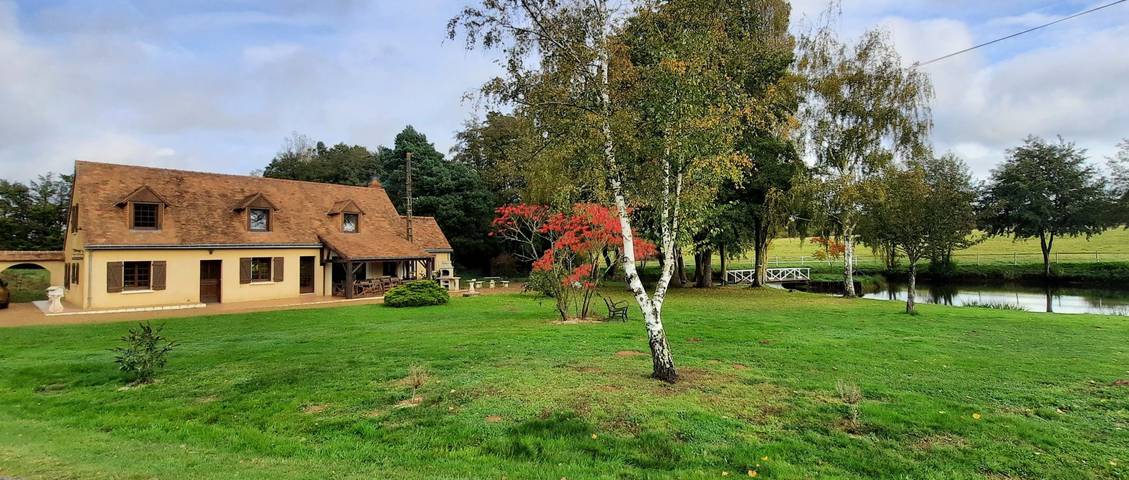 Gîte pour 15 personnes, avec vue sur le lac ainsi que terrasse et jardin dans la Sarthe - 3