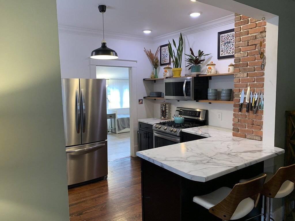 Sunny Stifft’s Station/Capital View: Off Street Parking At&T Fiber in Little Rock, Arkansas