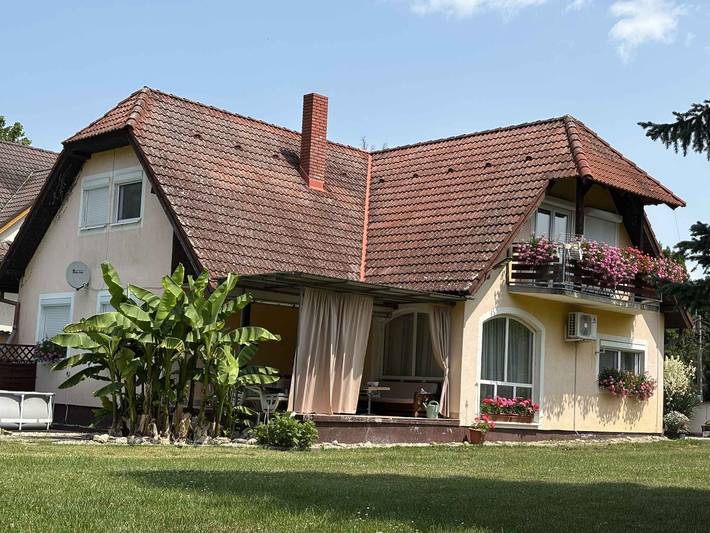 Ferienwohnung für 5 Personen, mit Garten in Balatonbereny