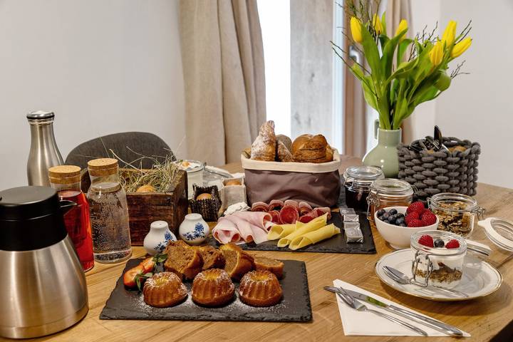 Hel lejlighed, Apartment 'Lauterfresser' with Mountain View, Shared Garden and Wi-Fi in Rodeneck, Dolomiti Superski