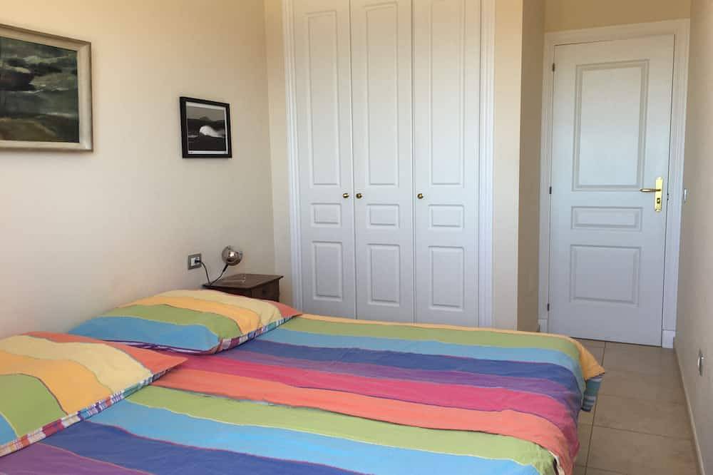 Appartement entier, Quiet apartment with a dream terracce, swimming pool, near the beach in Porís de Abona, Tenerife du Sud