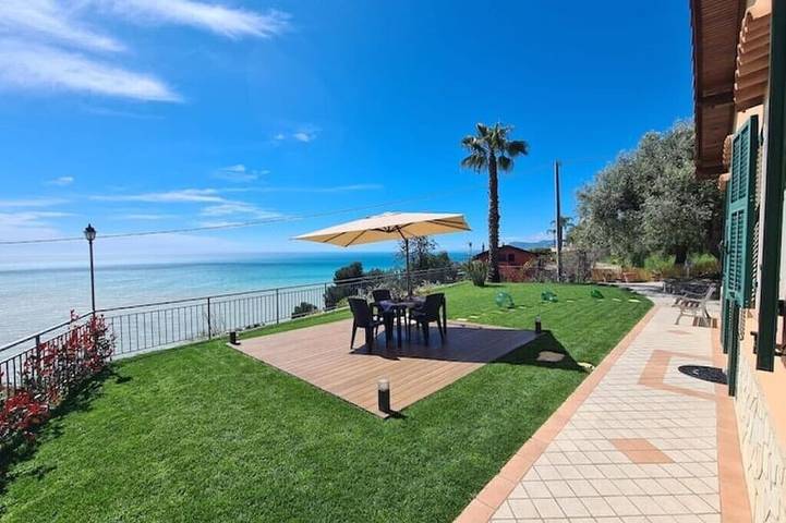 Villa für 5 Personen, mit Garten in Ligurien