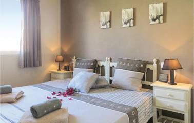 Holiday Apartment for 4 People in Las Calas, Torrevieja, Photo 3