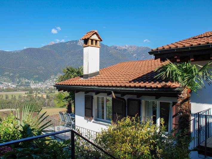 Ferienwohnung für 2 Personen, mit Balkon und Terrasse sowie Ausblick und Seeblick in Gambarogno - 2
