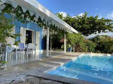 Villa for 6 Guests in Saint-Pierre, French West Indies, Picture 4