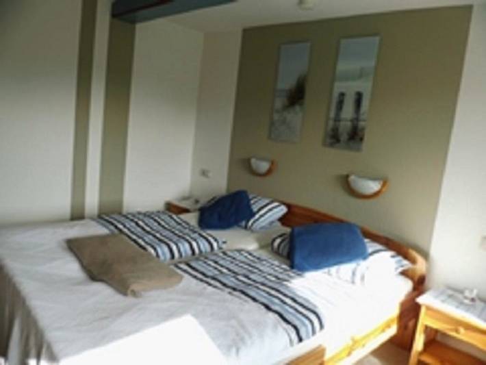 Ferienhaus für 4 Personen, mit Balkon/Terrasse und Balkon sowie Terrasse und Garten in Vollerwiek - 4
