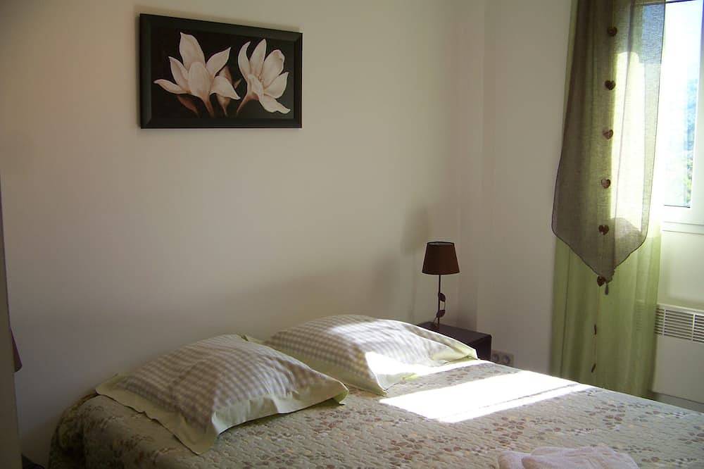 Appartement entier, Appartement T3, avec piscine chauffée, entre mer et montagne in Galéria, Parc naturel régional de Corse
