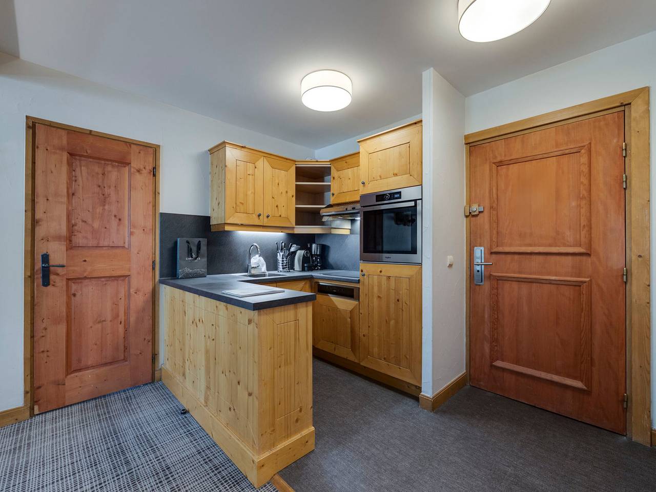 Geheel appartement, Cozy ski-in ski-out apartment with pool and jacuzzi, Arc 1950 in Arc 1950, Bourg-Saint-Maurice