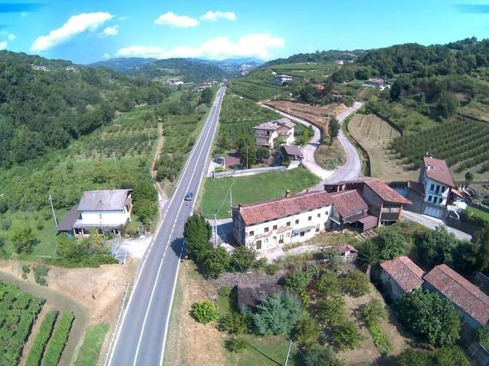 Gîte pour 12 personnes, avec vue et jardin, animaux acceptés dans San Giovanni Ilarione