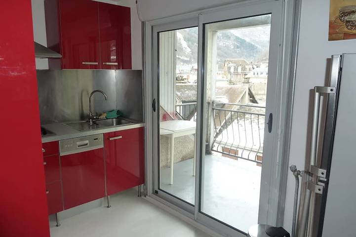 Gîte pour 6 personnes, avec balcon dans Gare De Luchon