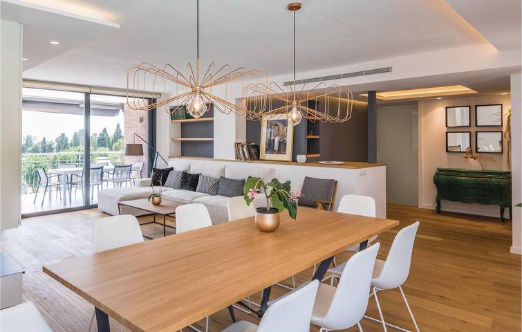 Geräumige Wohnung mit Pool und Terrasse in Alella, Maresme