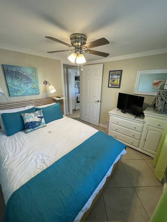 Renovated 1Br Bungalow Steps From Pass-A-Grille Beach — Pet Friendly in St. Pete Beach, Pinellas County