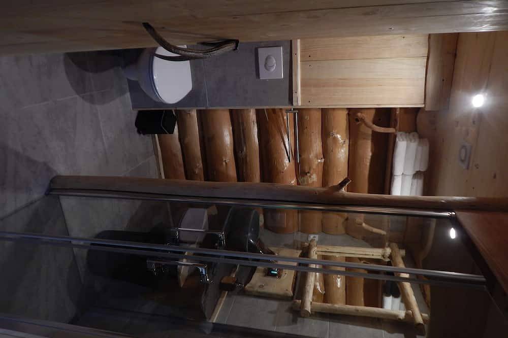 Magnifique chalet en rondin bois pour max 4 personnes in Cazaunous, Haute-Garonne