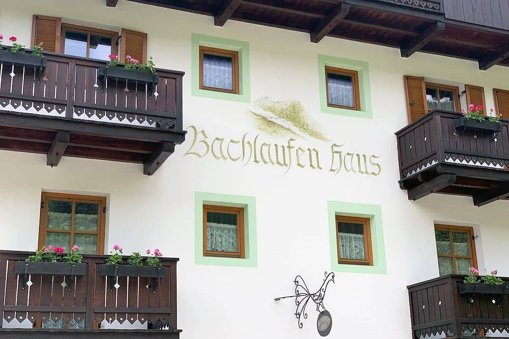 Entire apartment, Bachlaufen Haus – Spacious 2+2 Apartment (50 sqm) in Sexten, South Tyrol