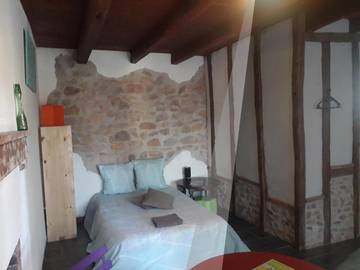 Maison d’hôte pour 2 personnes, avec terrasse et vue, animaux acceptés à Vallon-en-Sully