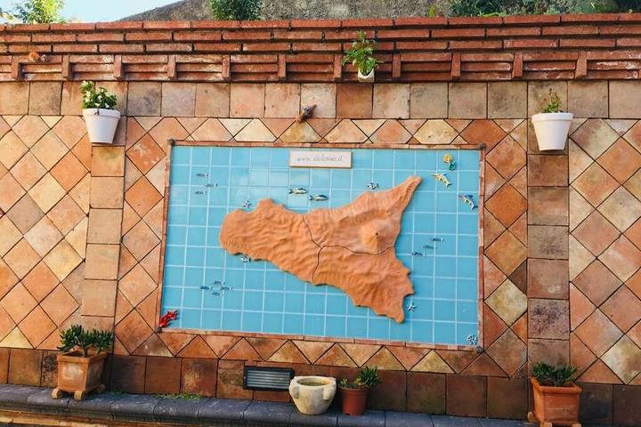 Villa per 4 persone, con Balcone e Terrazza a Viagrande