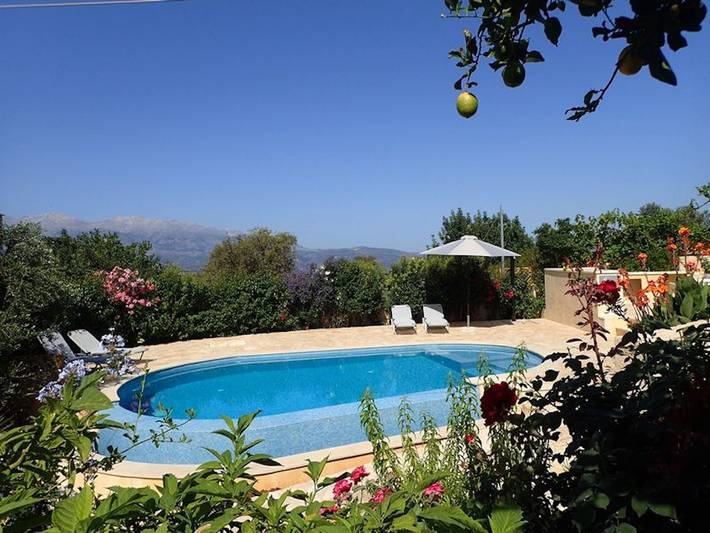 Gîte pour 6 personnes, avec balcon ainsi que jardin et vue dans Vámos