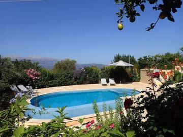 Gîte pour 6 personnes, avec jardin ainsi que balcon et vue dans Vámos