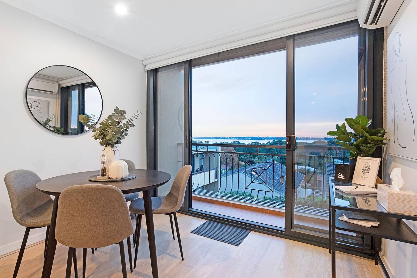 Entire apartment, Spectacular Views South Perth1Br in South Perth, Perth