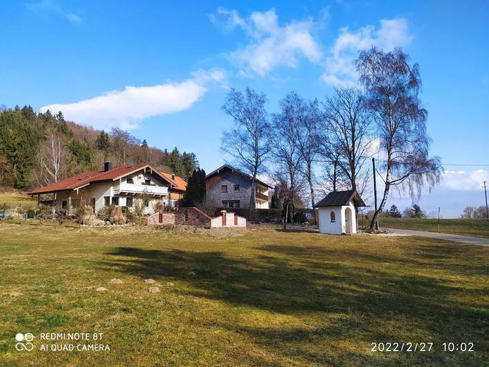 Ferienwohnung für 6 Personen, mit Balkon und Terrasse sowie Garten und Ausblick in Kirchanschöring