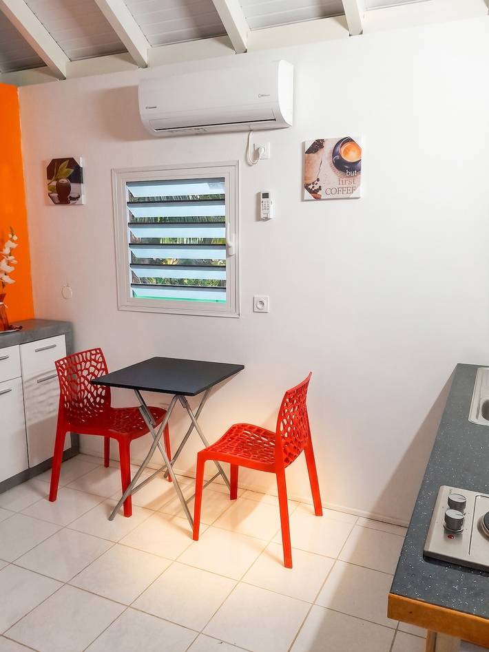 Encantador bungalow en Petit-Bourg con jardín privado in Petit-Bourg, Guadalupe