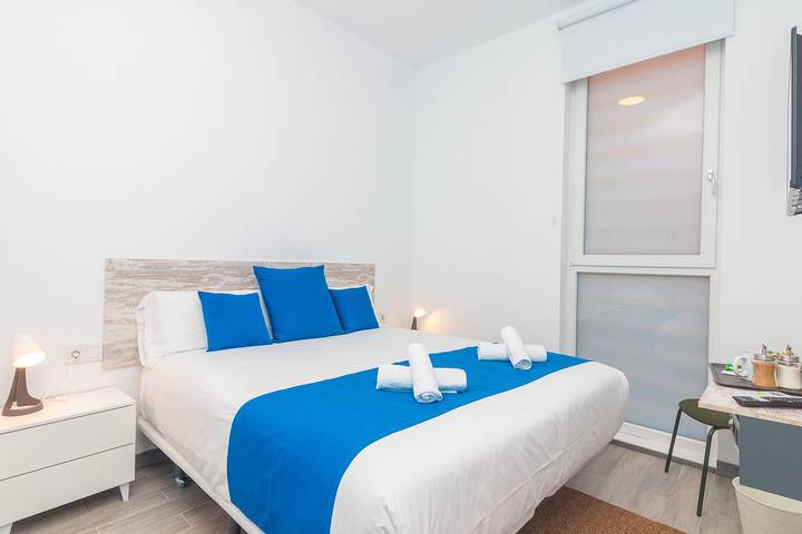 Cozy Pension in Valencia with A/C, WiFi & Close to City Center in l'Olivereta, Valencia