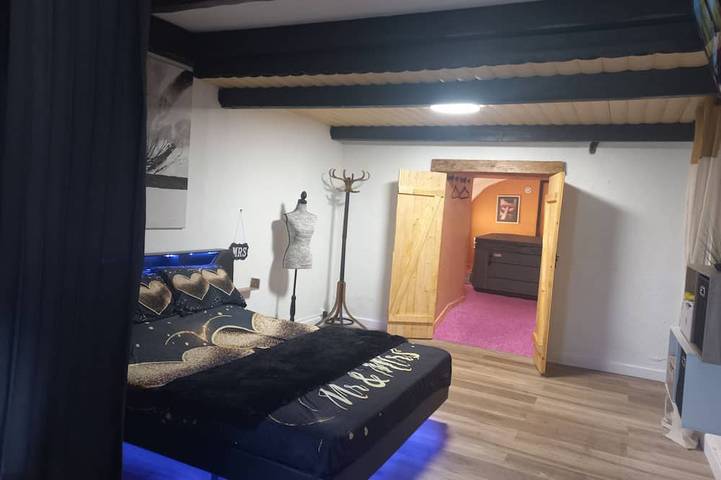 Bed and breakfast for 3 people, with hot tub, with pets - 1