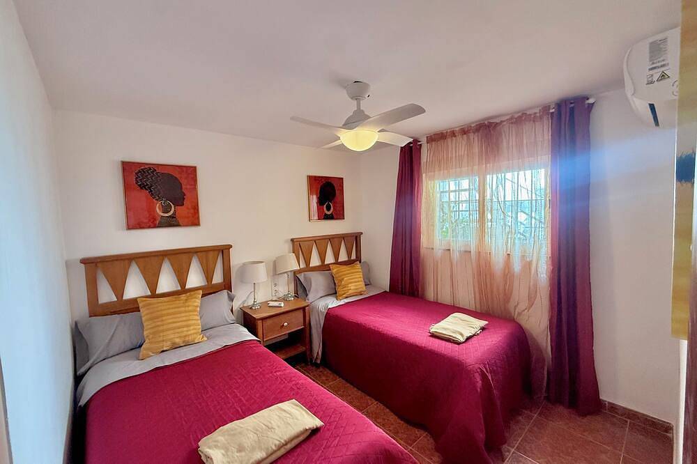 Large Beach House For 10 - Terrace - Air Conditioning- Wifi and steps from everything in Roquetas de Mar, Costa de Almería