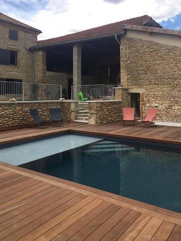 Chambre d’hôte pour 5 personnes, avec terrasse et piscine à Châteauneuf-de-Galaure