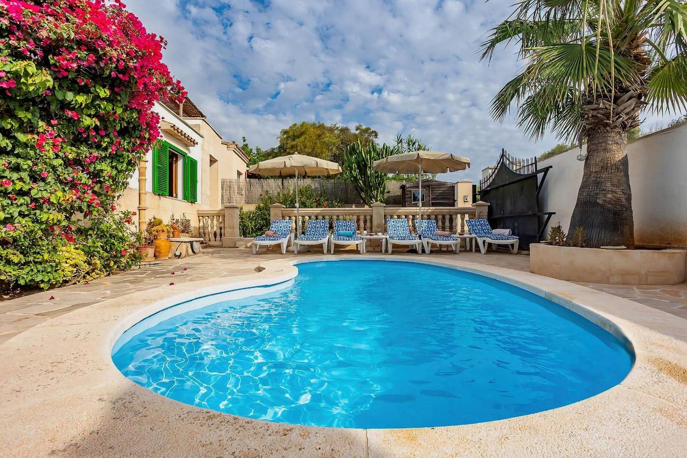 Entire apartment, Holiday apartment for 6 people in Cala Llombards, Santanyí