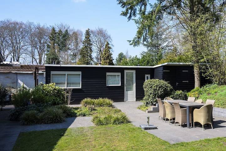 Vakantiehuis voor 7 personen, with tuin and whirlpool as well as terras and sauna op de Veluwe