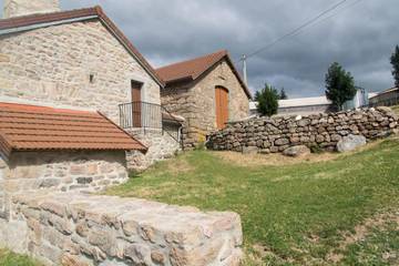 Gîte pour 5 personnes, avec jardin à Pied-de-Borne